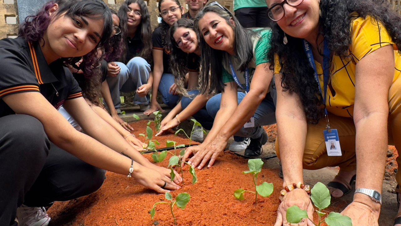 Escola Estadual Maria Ivone Santos de Oliveira ganha Horta Urbana do programa Alagoas Sem Fome