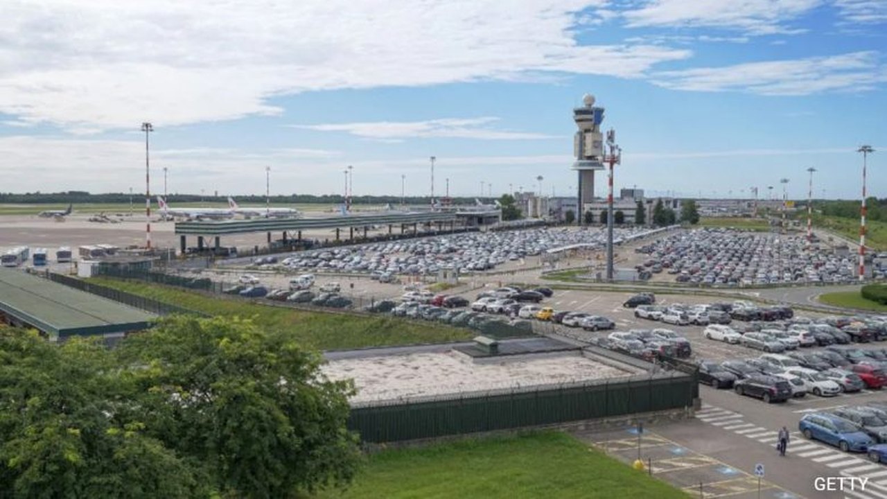 Aeroporto em Milão será renomeado com o nome de Berlusconi