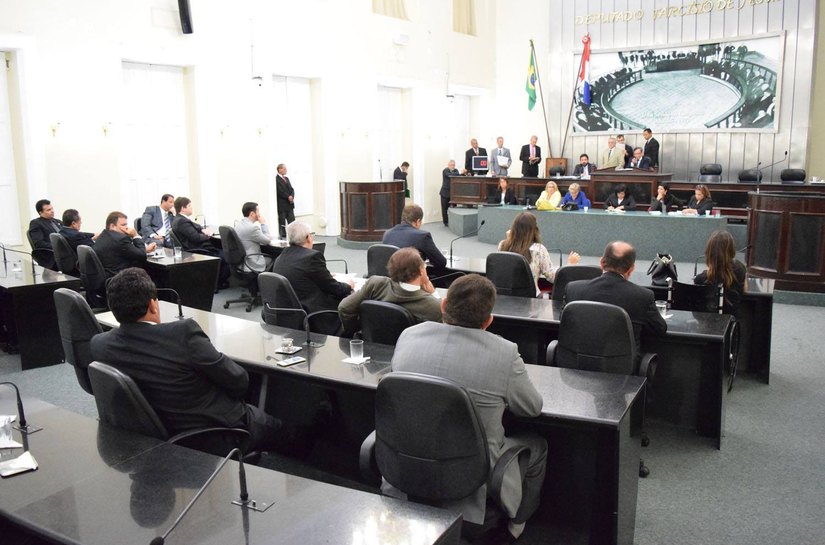 ALE aprova 13 matérias, entre elas o rateio do Fundeb