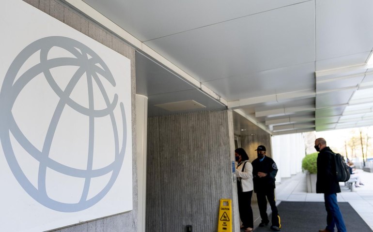 Banco Mundial anuncia ajuda financeira de mais de US$ 1,3 bi à Ucrânia
