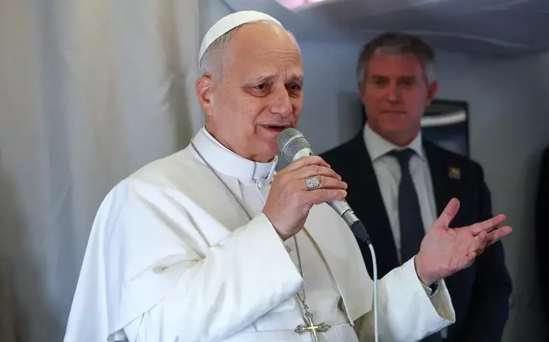 'Podemos conviver em paz', diz papa Leão XIV após deixar Argélia