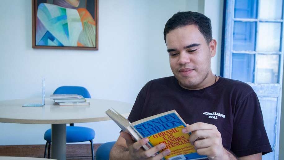Biblioteca Pública Estadual Graciliano Ramos participa de campanha internacional de leitura