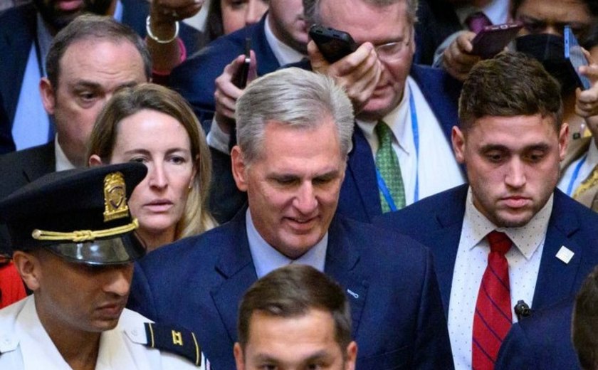 Câmara dos EUA destitui republicano Kevin McCarthy da presidência da Casa em votação histórica