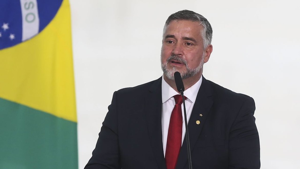 Pimenta: Retirada de grades de proteção do Planalto foi gesto simbólico de Lula