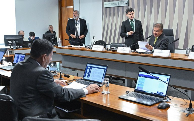 CRE aprova criação de grupos parlamentares com Grécia e Estônia