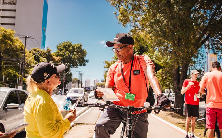 Ação do DMTT orienta sobre uso correto de ciclovias