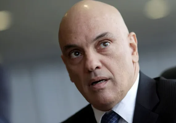 Alexandre de Moraes é hostilizado por brasileiros no aeroporto de Roma