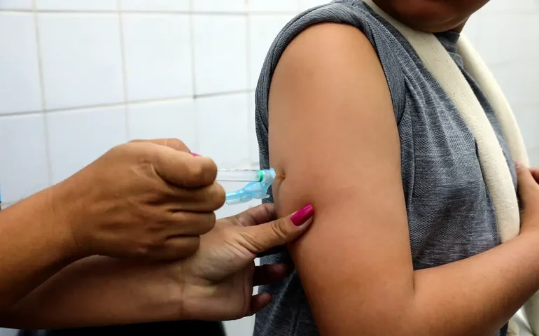 Dengue: vacinação pode levar até 8 anos para reduzir transmissão