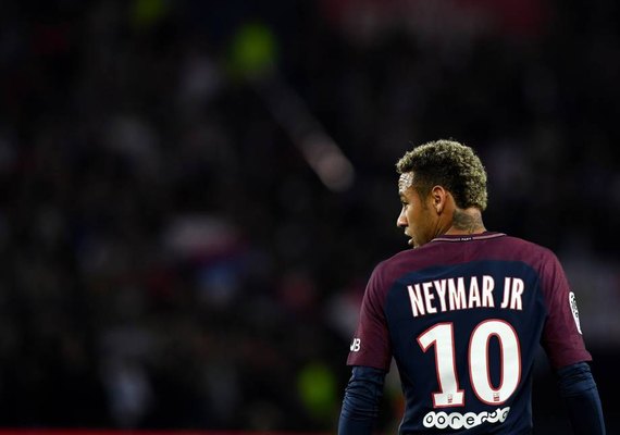 Neymar afirma que deve estar liberado para jogar em um mês