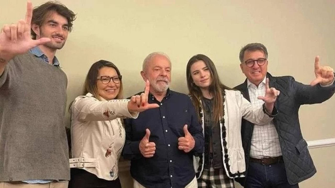 Sobrinho-neto de Kennedy anuncia apoio a Lula em encontro em SP