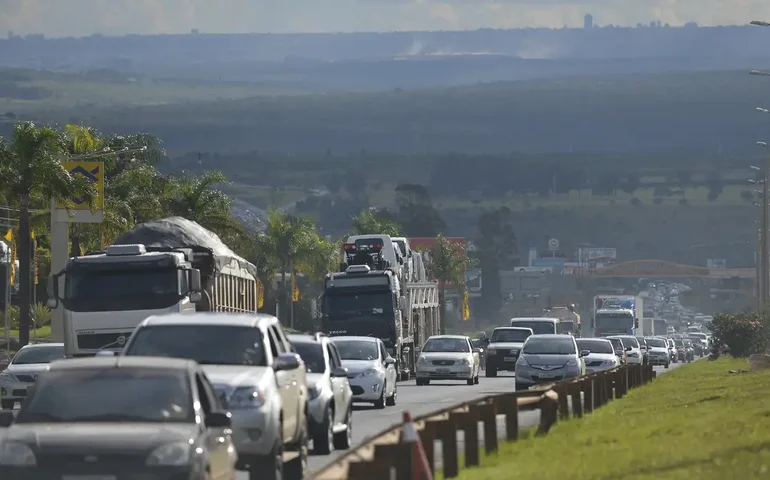 Rodovias que dão acesso ao litoral de SP realizam interdições para obras; veja trechos