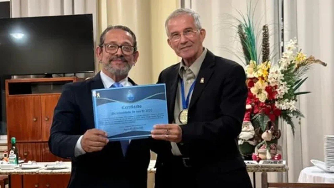 Personalidade do Ano: servidor da Ufal recebe homenagem em Penedo