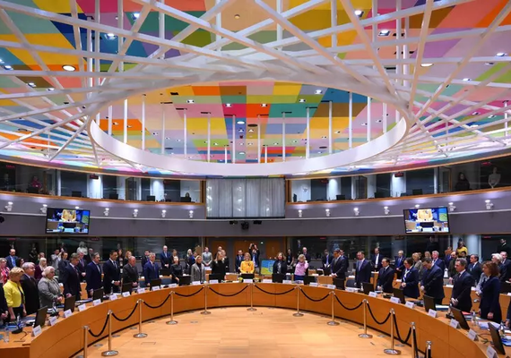 UE prorroga sanções contra Rússia até fim de janeiro de 2026