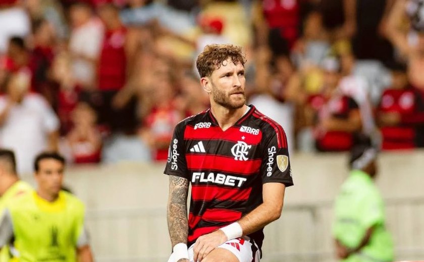 Flamengo sofre, mas vence Táchira e avança na Libertadores sob olhares de Ancelotti