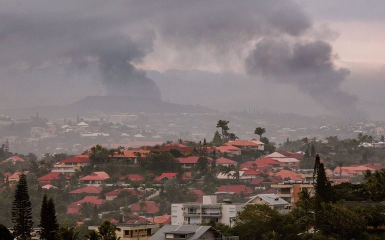 Prédios são incendiados durante tumultos no território francês de Nova Caledônia