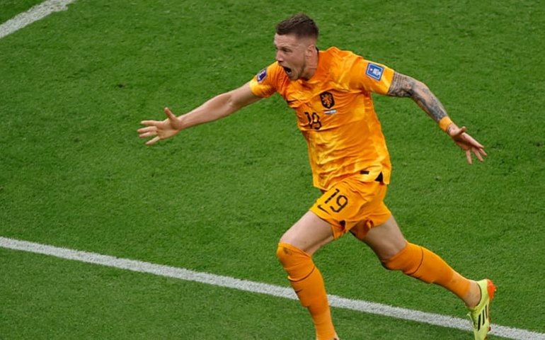 Manchester United anuncia contratação do centroavante holandês Weghorst