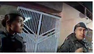 A vítima chegou a ser socorrida, mas não resistiu aos ferimentos. Imagens de câmera corporal de outro agente registraram parte da ocorrência. / Foto: Reprodução 