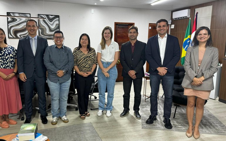 PGE recebe deputados da Comissão de Constituição, Justiça e Redação