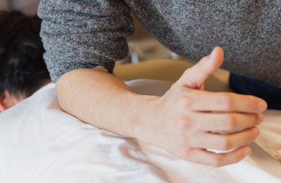 Saiba como a fisioterapia pode ser uma aliada no combate à enxaqueca