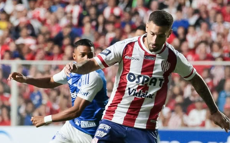 Cruzeiro leva gol nos acréscimos e perde para o Unión Santa Fe na estreia da Sul-Americana