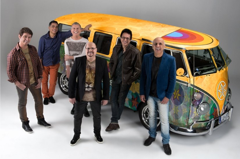 Aplauso faz homenagem aos 35 anos de carreira do grupo Roupa Nova