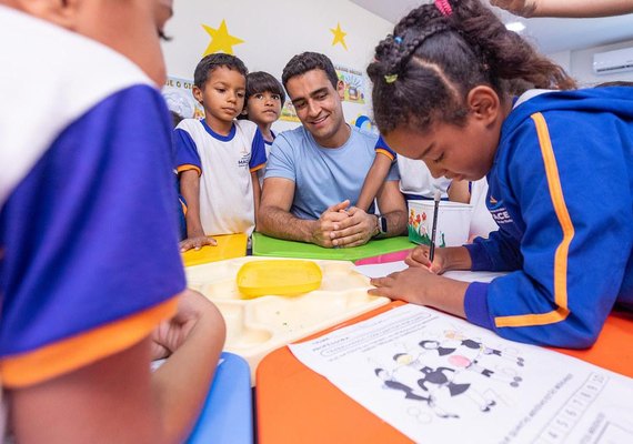 JHC assegura educação, espaços de lazer e cultura para as crianças de Maceió