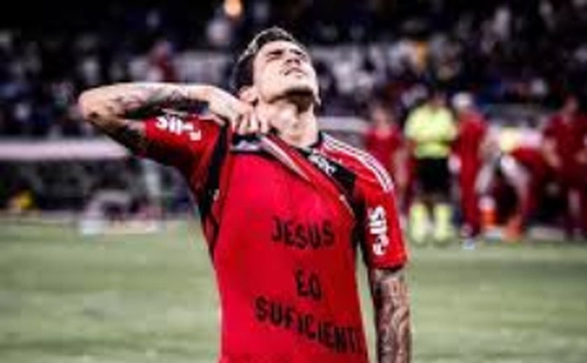 Pedro entra no 2º tempo, marca no fim e dá a vitória ao Flamengo no clássico com Fluminense