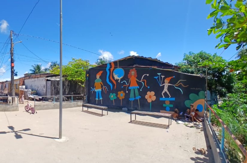 Colorindo a Vila transforma mirante da Vila Emater 2 com mural inspirado nas brincadeiras da infância