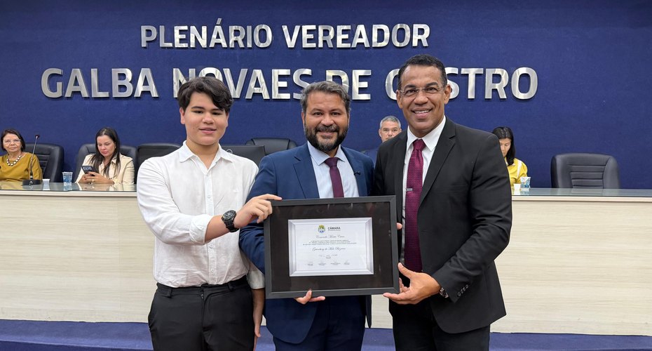 Câmara homenageia diretor-presidente da Ilumina pelos serviços prestados em Maceió