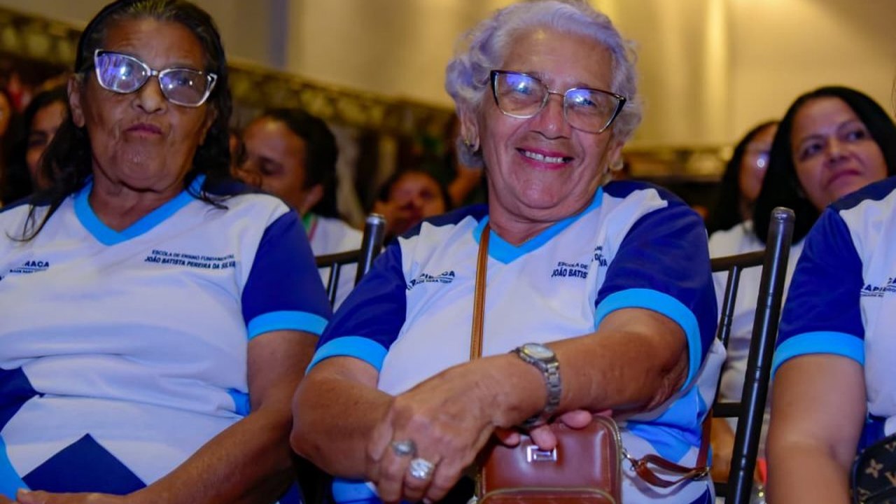 Poesia em Movimento celebra talentos da EJA em espetáculo no Planetário de Arapiraca
