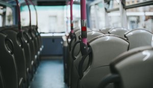 Motorista de ônibus escolar é acusado de oferecer dinheiro e tentar beijar adolescente em Estância / Foto: Foto: Freepik/Arquivo