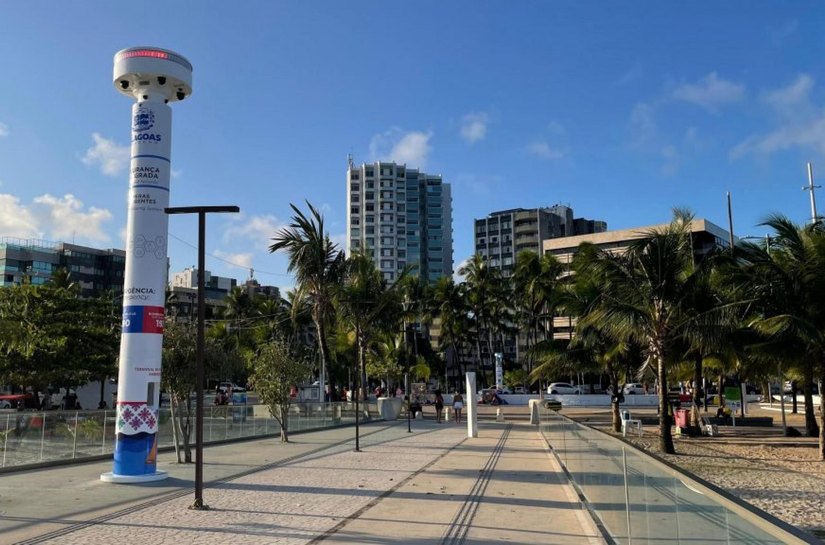 Praça do Hospital, em Coruripe, ganha videomonitoramento, pontos de recarga e atendimento ao turista