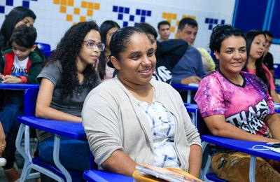 Seduc divulga vagas remanescentes dos cursos de línguas da rede estadual