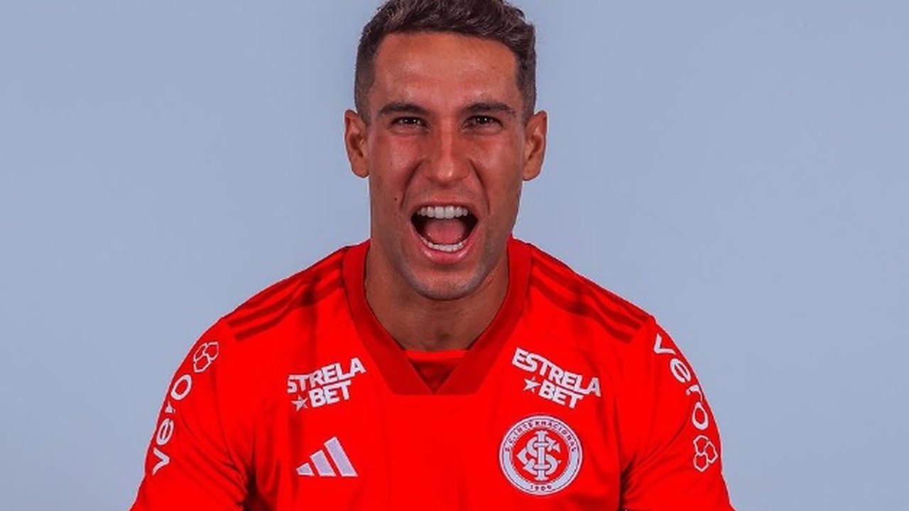 Hugo Mallo chega ambicioso no Inter e falando em títulos: 'A Libertadores é muito importante'