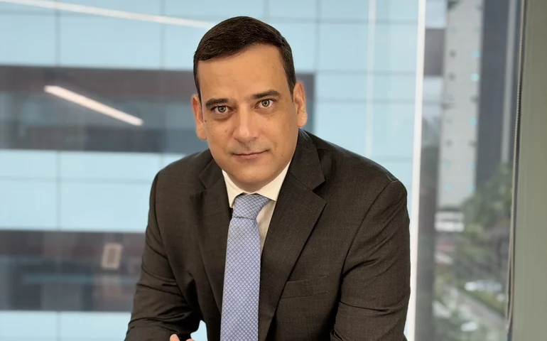 As farmácias nos Estados Unidos não vendem apenas medicamentos, e isso ajuda a entender o debate no Brasil