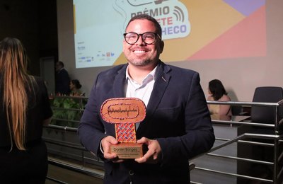 Assessor da Secult é homenageado no Prêmio Odete Pacheco por sua atuação na comunicação cultural de Alagoas