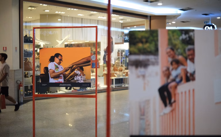 Exposição em shopping de Maceió retrata eventos culturais realizados em Penedo pela Ufal