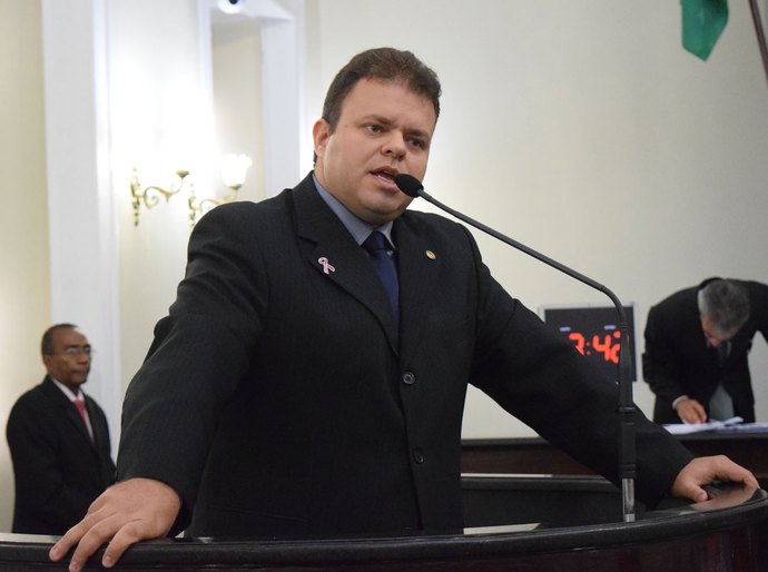 Léo Loureiro destaca passagem do Dia Internacional da Pessoa com Deficiência