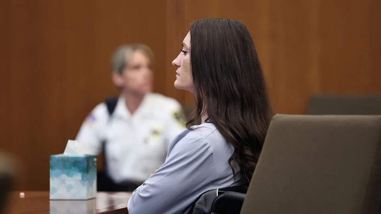 Jurados retomarão as deliberações no julgamento do assassinato de Lindsay Clancy.