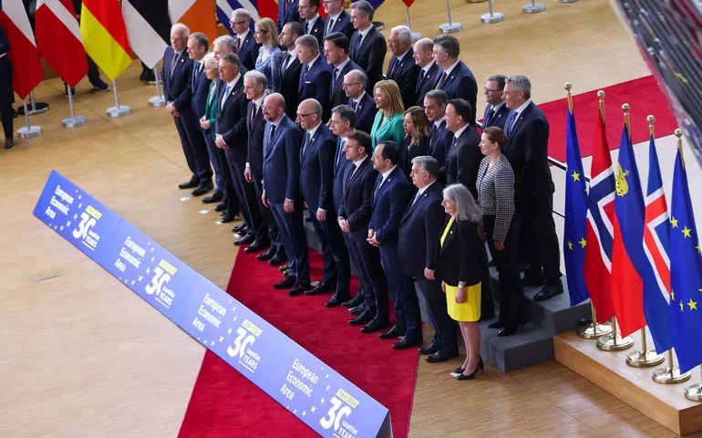 UE aprova que negociações de adesão com Ucrânia e Moldávia comecem na próxima semana