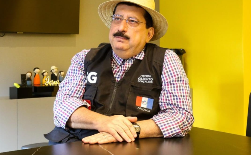 Em meio a crise política, prefeito Carlos exonera Gilberto Gonçalves da Secretaria em Rio Largo