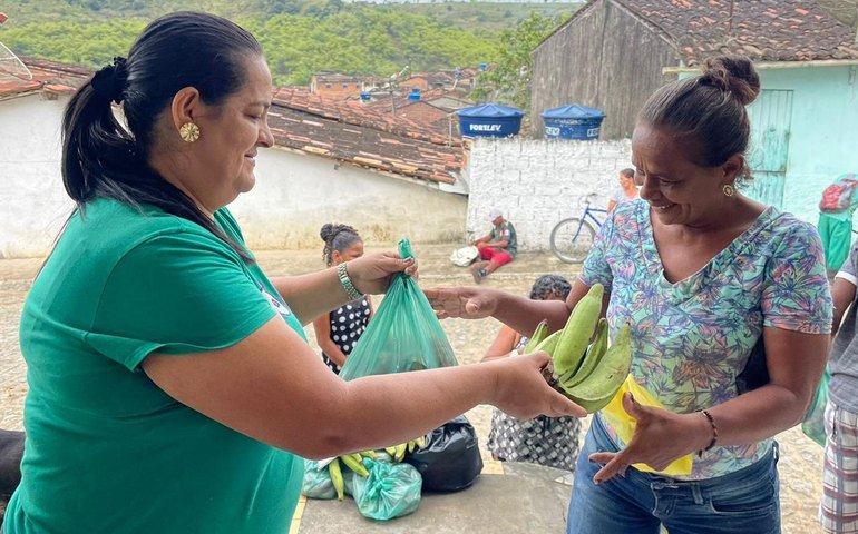 Prefeitura de Branquinha entrega mais de 21 toneladas de alimentos adquiridos pelo PAA em outubro