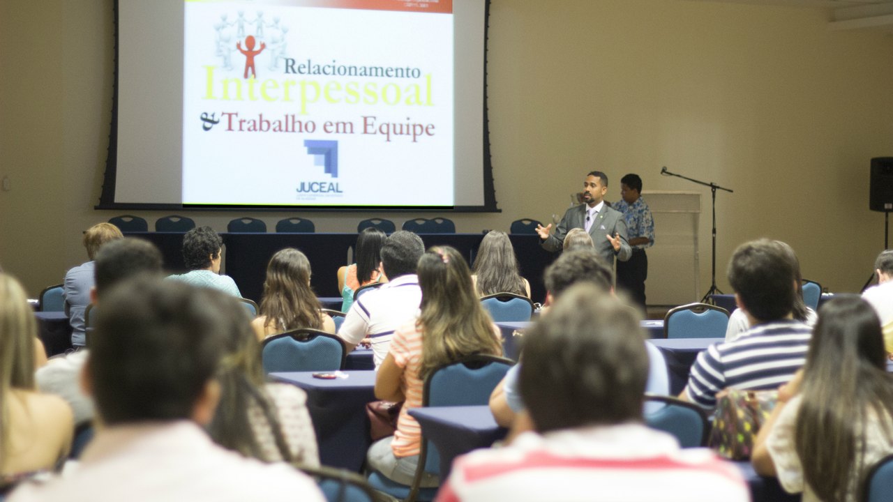Servidores da Junta Comercial de Alagoas participam de encontro de capacitação e integração