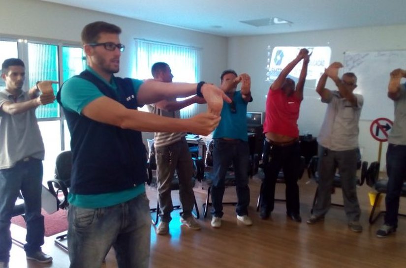 Aula especial no curso de reciclagem celebra Dia do Taxista