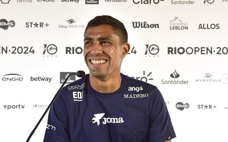 Thiago Monteiro cai diante de Baez e 1ª semifinal do Rio Open será entre argentinos