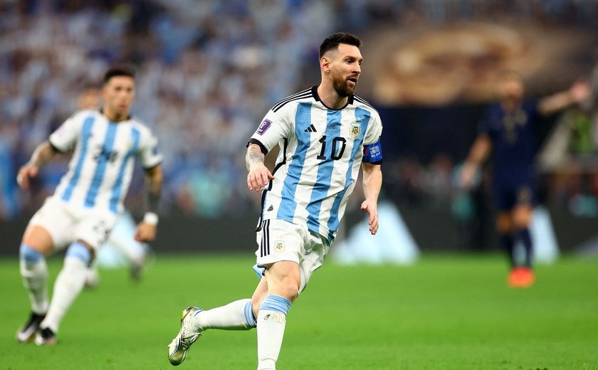 Árbitro rebate críticas sobre gol da Argentina na Copa