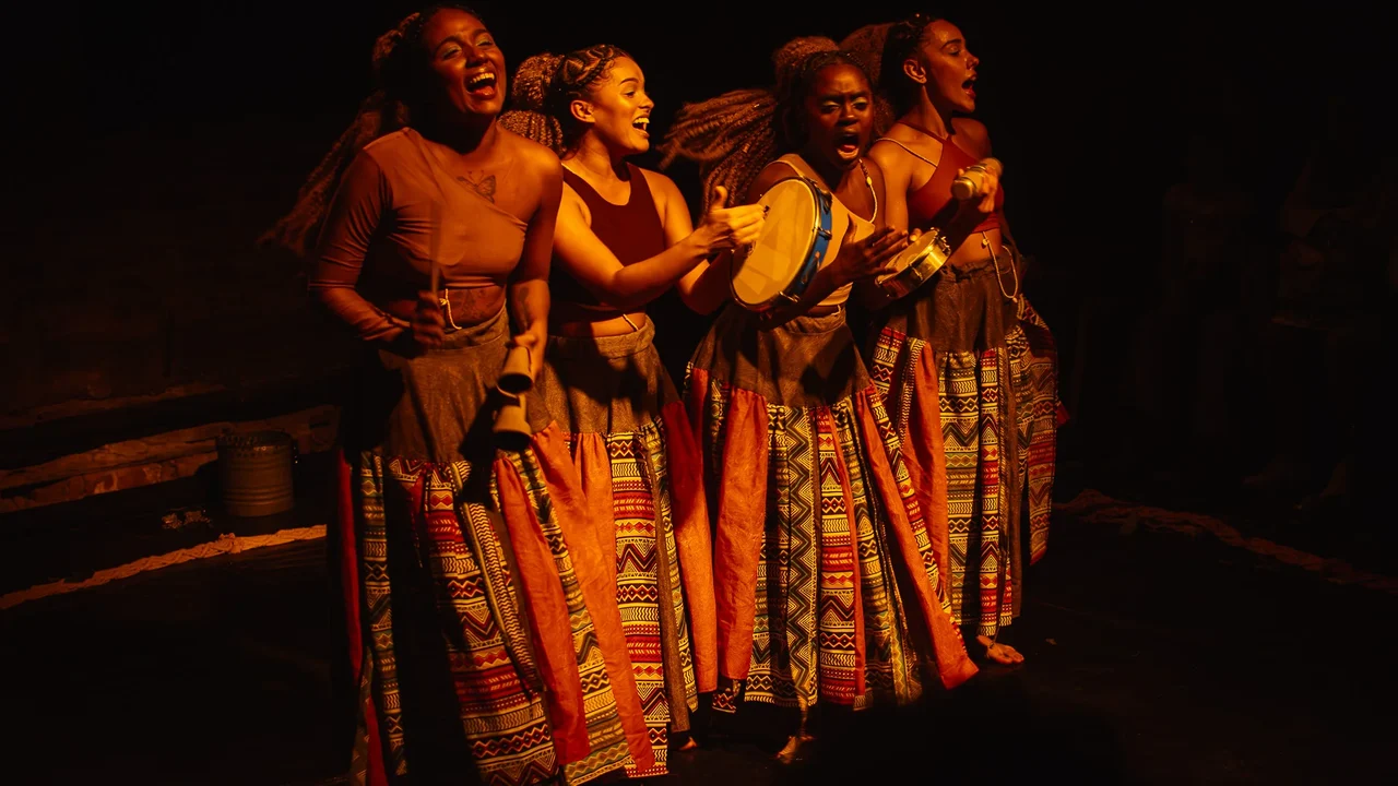 Conto de Conceição Evaristo ganha adaptação teatral com o espetáculo “EU-ANA” em série de apresentações pelo RJ