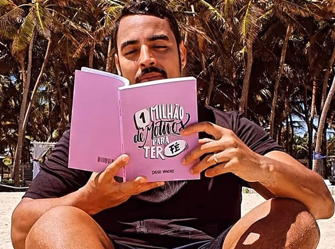 Com mais de 1,3 milhão de seguidores, jovem influenciador literário participa da FliPenedo