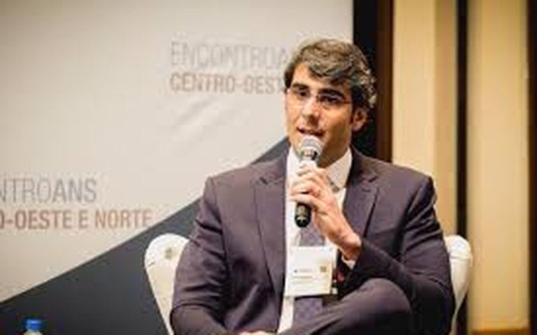 O Brasil hoje é uma disneylândia para a indústria farmacêutica, diz presidente da ANS