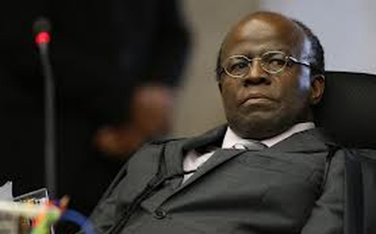Intelectuais e juristas repudiam &#8220;AI-5&#8221; de Joaquim Barbosa
